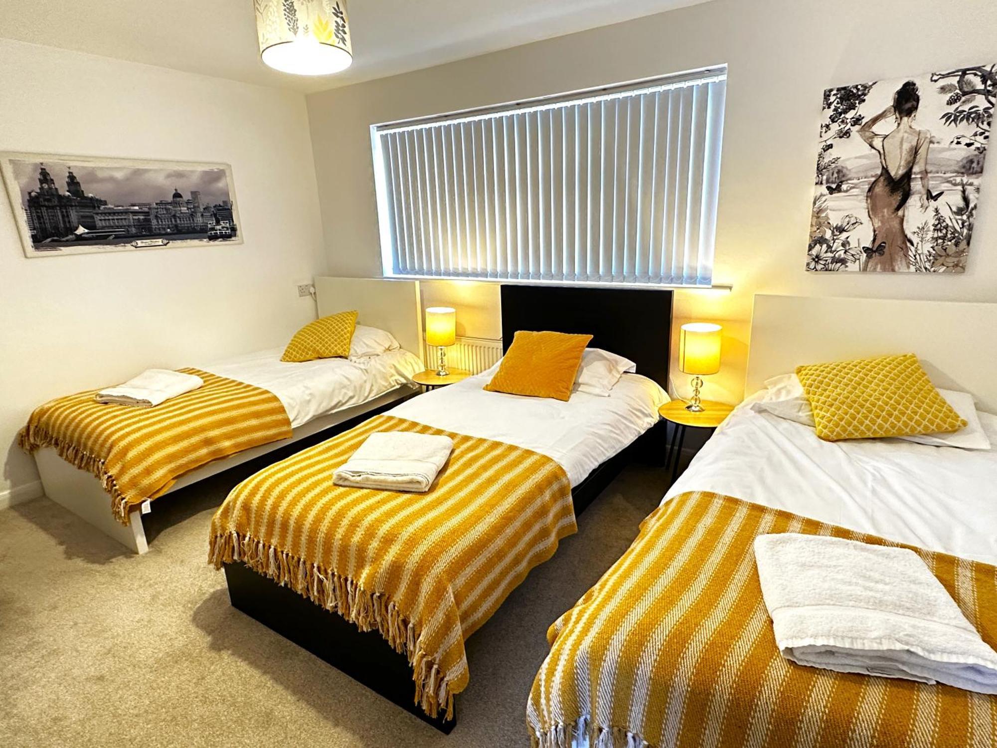 Kennedy Villa - 5 Bedroom House With Hot Tub, Wifi, Free Parkings, Close To Bicester Village ภายนอก รูปภาพ